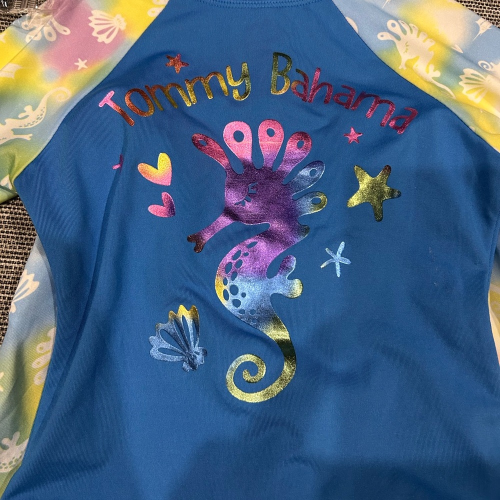 NWT Kids Girls Swimsuit Set Shorts Bucket Hat Long Sleeve Tommy Bahama Rainbow - Picture 4 of 4